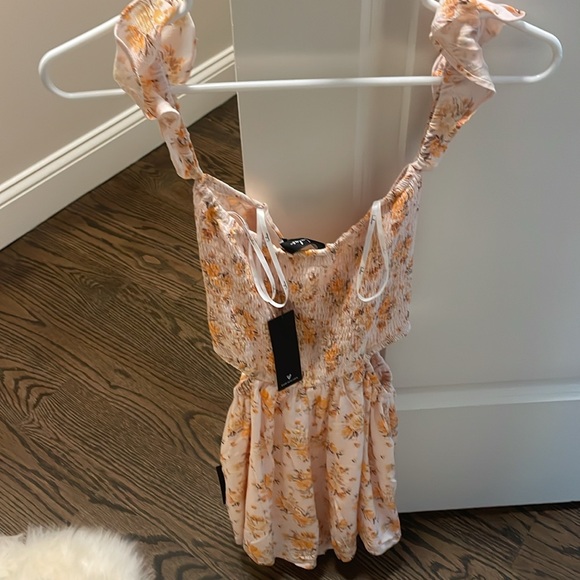 NWT Lulus Blush Pink Floral Off-the-Shoulder Romper - XS - Picture 7 of 7